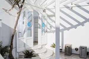 thumbnail: Property entrance