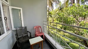 thumbnail: Courtyard view