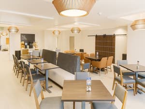 thumbnail: Restaurant