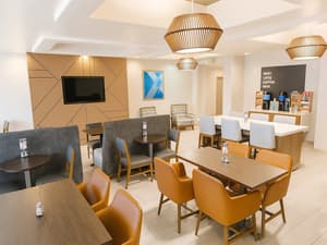 thumbnail: Restaurant