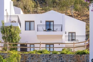 thumbnail: Front of property