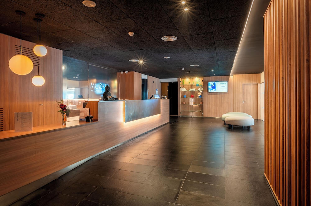 Spa reception