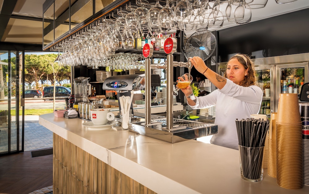 Poolside bar