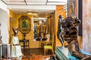 thumbnail: Interior entrance