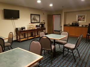 thumbnail: Breakfast area