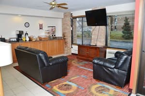 thumbnail: Lounge