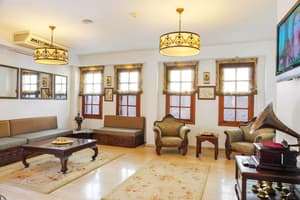thumbnail: Lobby sitting area