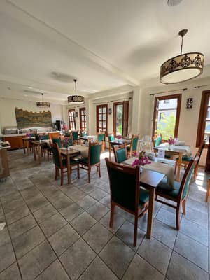 thumbnail: Restaurant