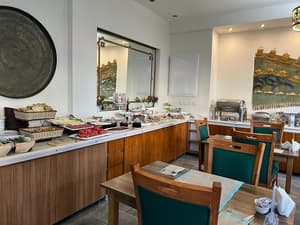 thumbnail: Restaurant