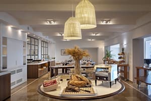 thumbnail: Breakfast area