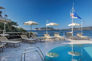 thumbnail: Rooftop pool
