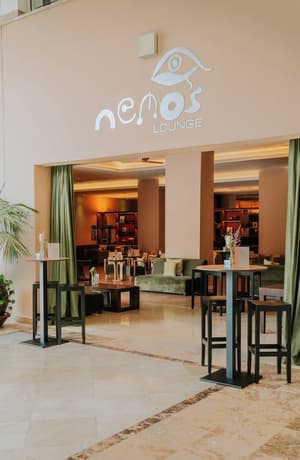 thumbnail: Restaurant