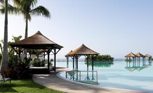thumbnail: Infinity pool
