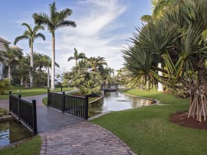 thumbnail: Property grounds