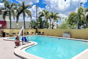 thumbnail: Pool