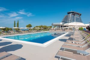 thumbnail: Outdoor pool
