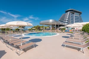 thumbnail: Outdoor pool