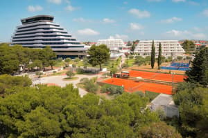 thumbnail: Tennis court