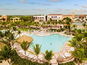 thumbnail: Outdoor pool