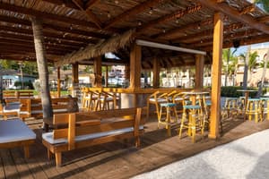 thumbnail: Bar (on property)