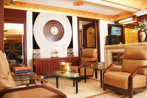 thumbnail: Lobby sitting area