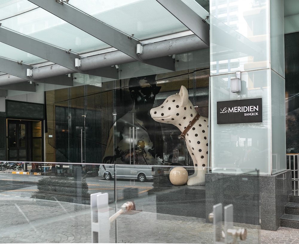 Outdoor banquet area