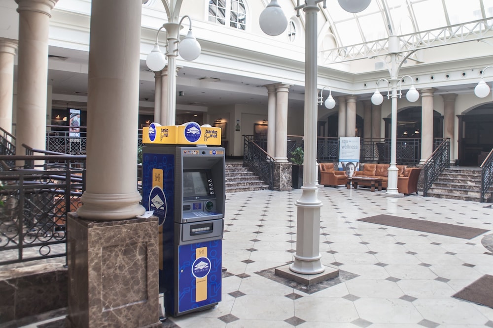 ATM/banking on site