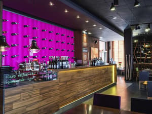 thumbnail: Bar (on property)