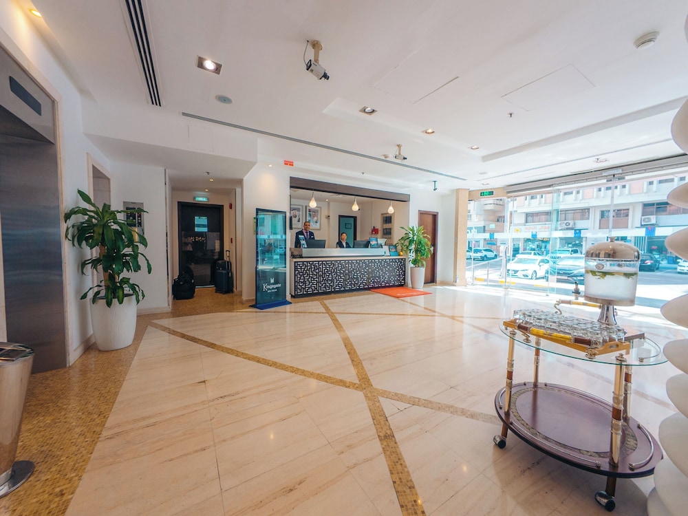 Lobby lounge