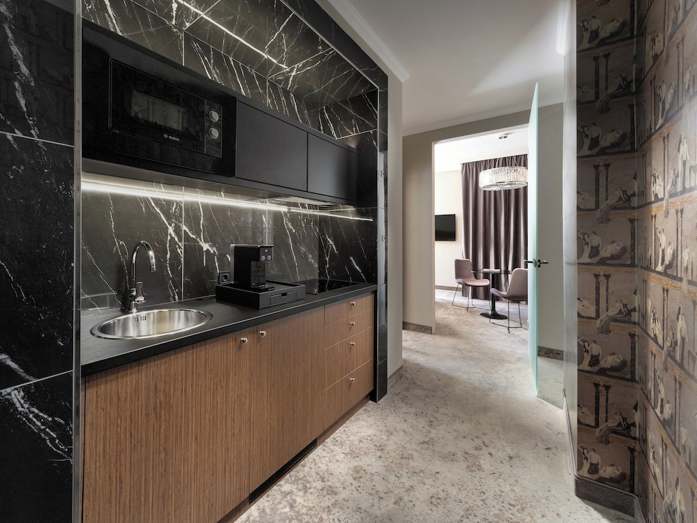 Private kitchenette