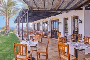 thumbnail: Outdoor dining