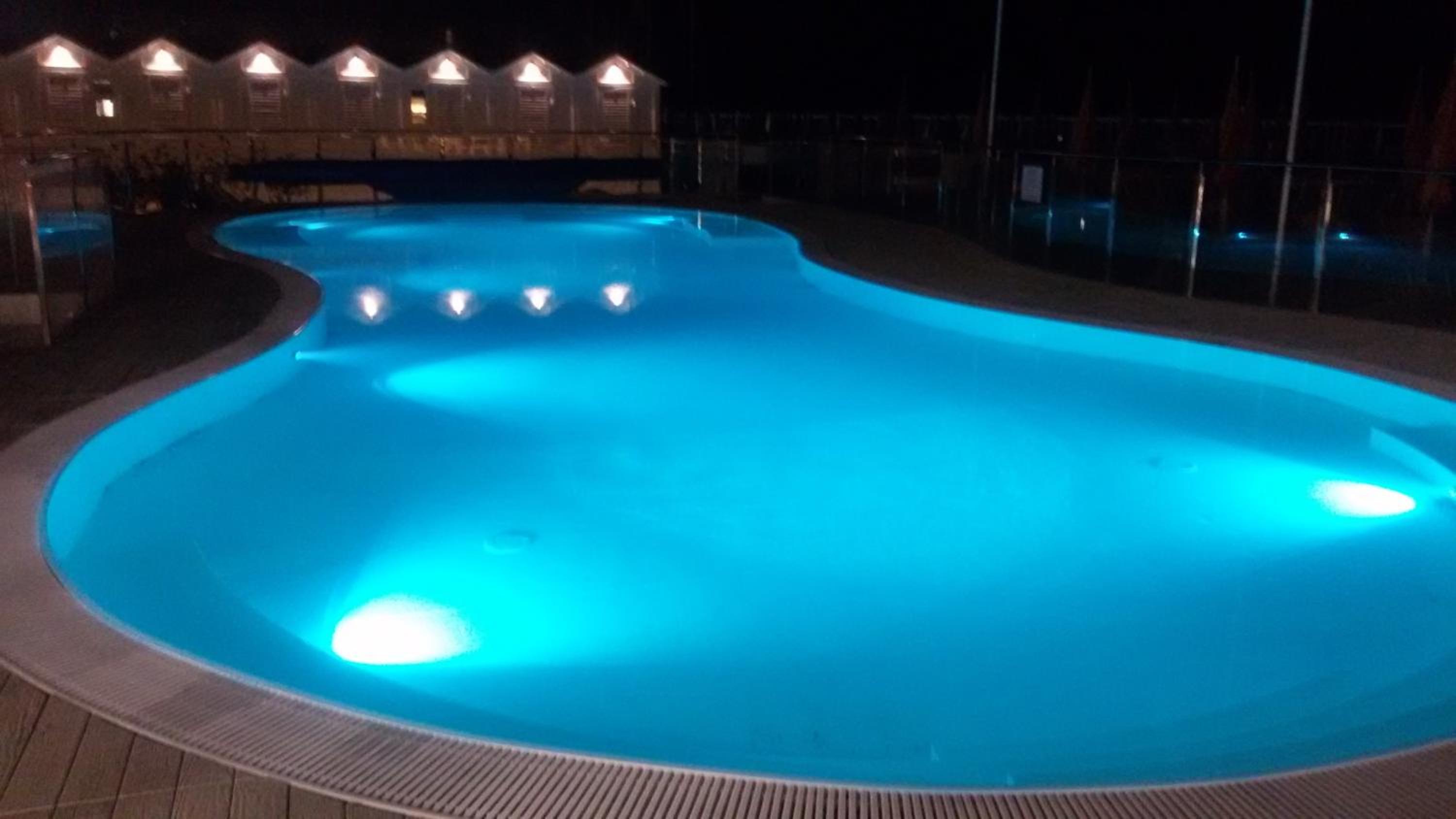 Swimming pool-spa