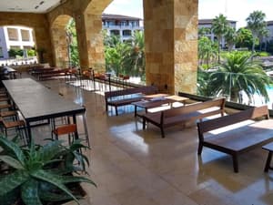 thumbnail: Bar (on property)