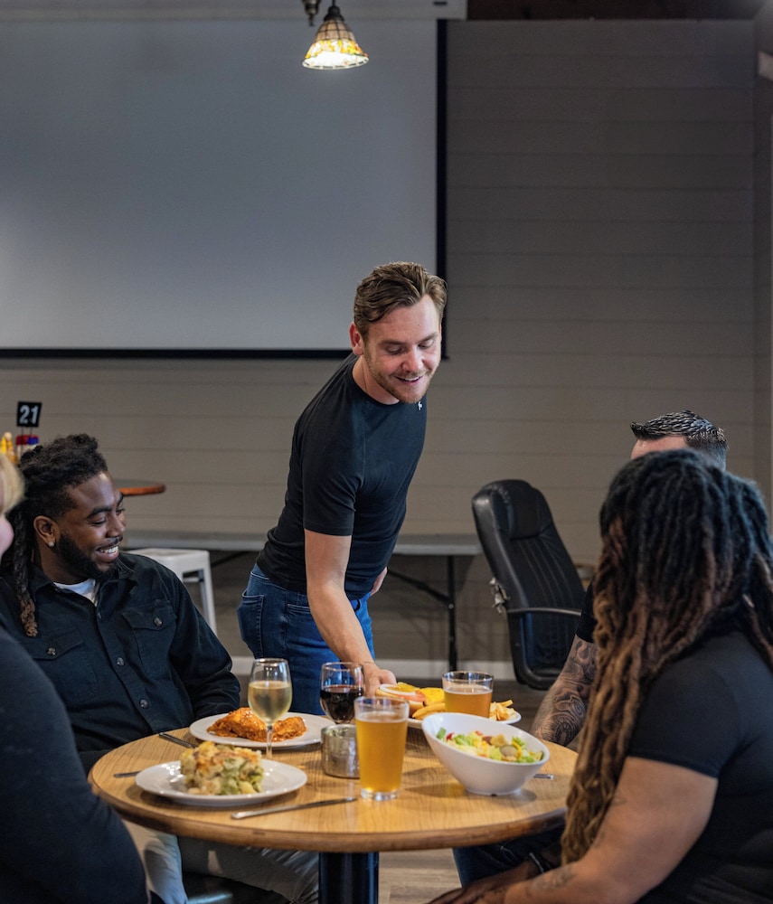 Electric vehicle charging station