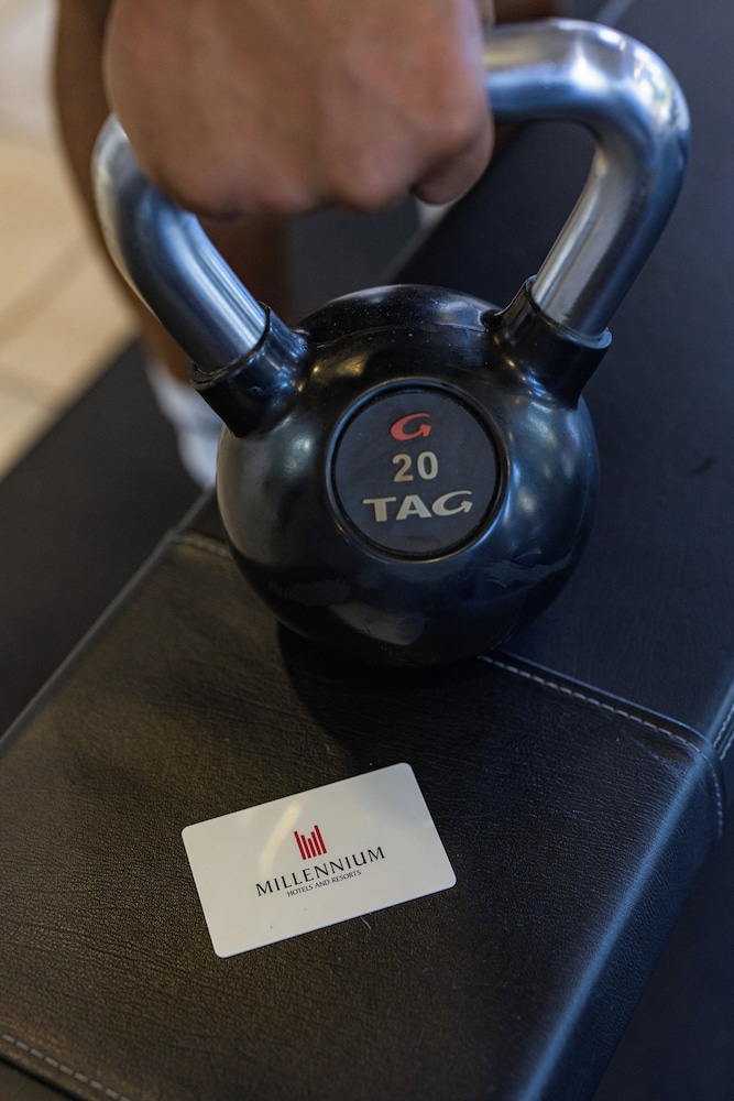 Electric vehicle charging station