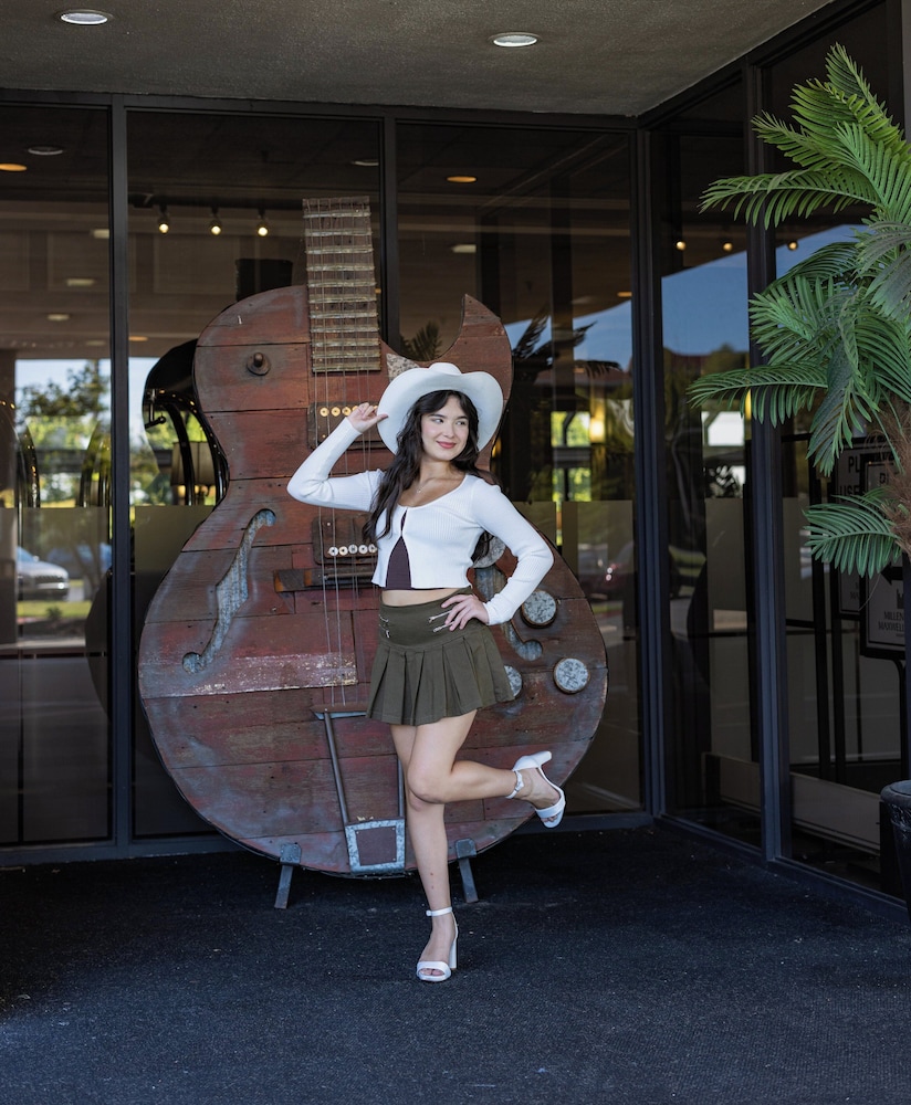 Electric vehicle charging station