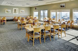 thumbnail: Family dining