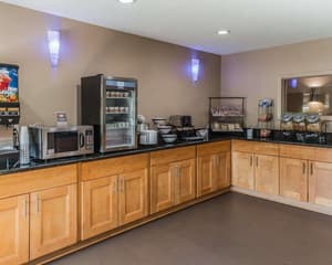 thumbnail: Breakfast area