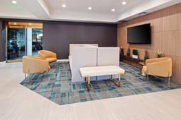 Holiday Inn Express Hollywood Walk Of Fame