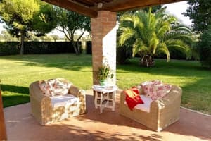 thumbnail: Outdoor dining