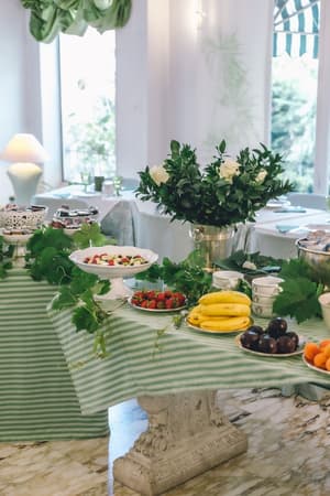 thumbnail: Breakfast area