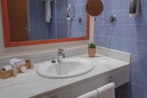 thumbnail: Bathroom sink