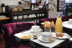 thumbnail: Breakfast area