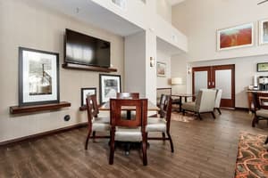 thumbnail: Breakfast area