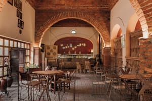 thumbnail: Bar (on property)