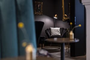 thumbnail: Interior detail