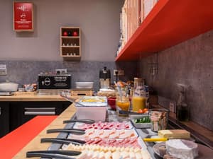 thumbnail: Breakfast area