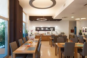 thumbnail: Breakfast area