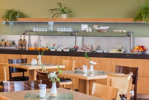thumbnail: Breakfast area