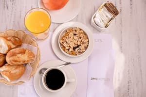 thumbnail: Breakfast area